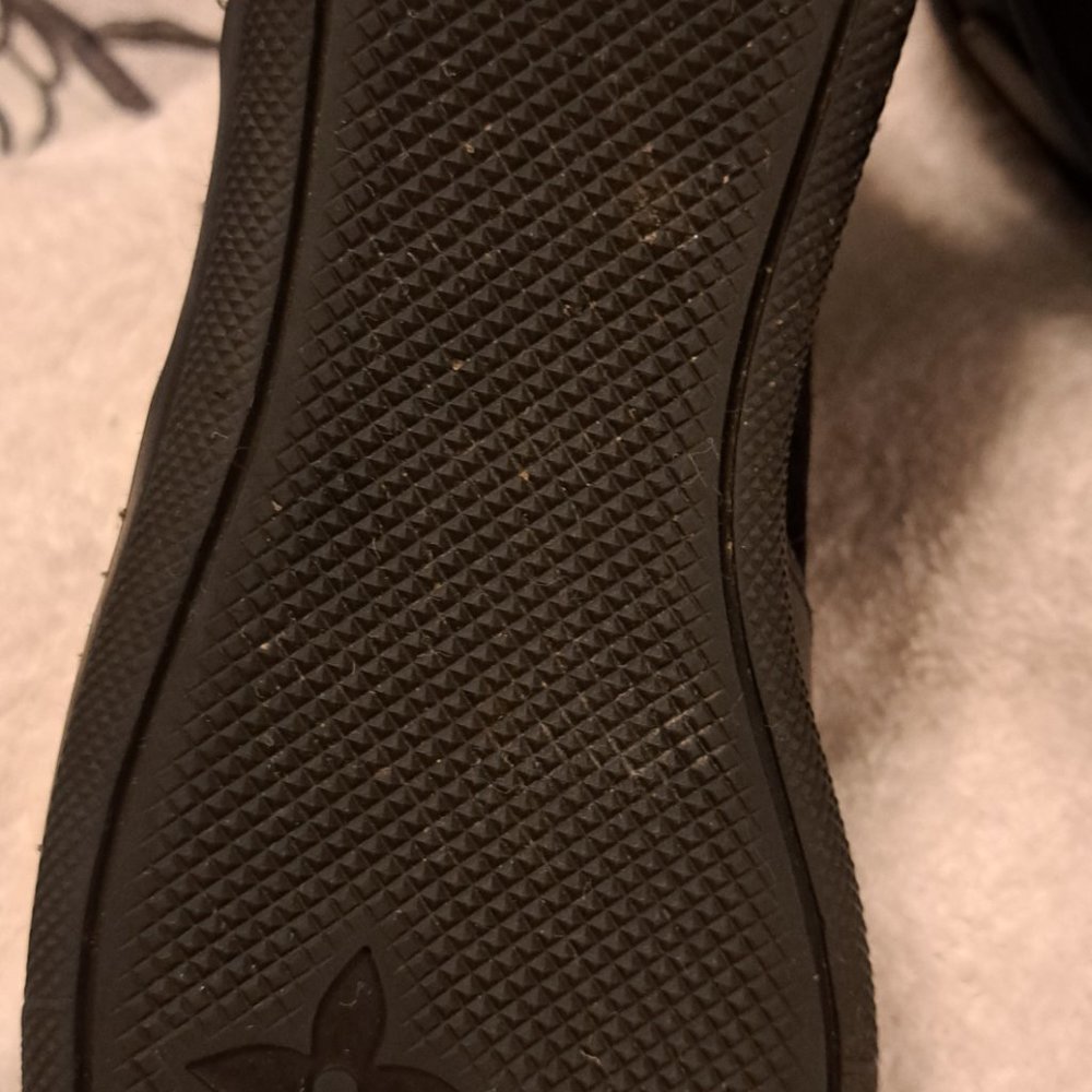 Black Leather Louis Vuitton  Sneakers - Picture 5 of 5